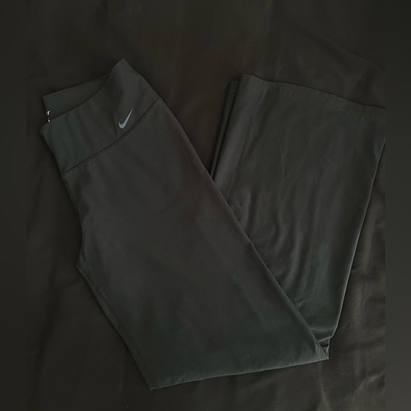 Nike black wide-leg leggings - Picture 1 of 2